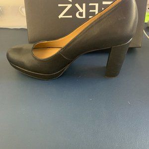 Naturalizer Berlin Platform Black Pump -Size 8